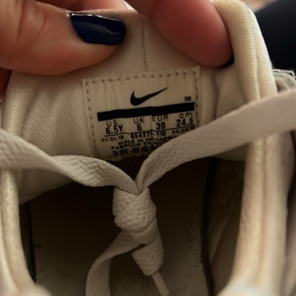⚫️ BOGO Nike Huaraches sneakers size 6.5Y - Picture 5 of 5